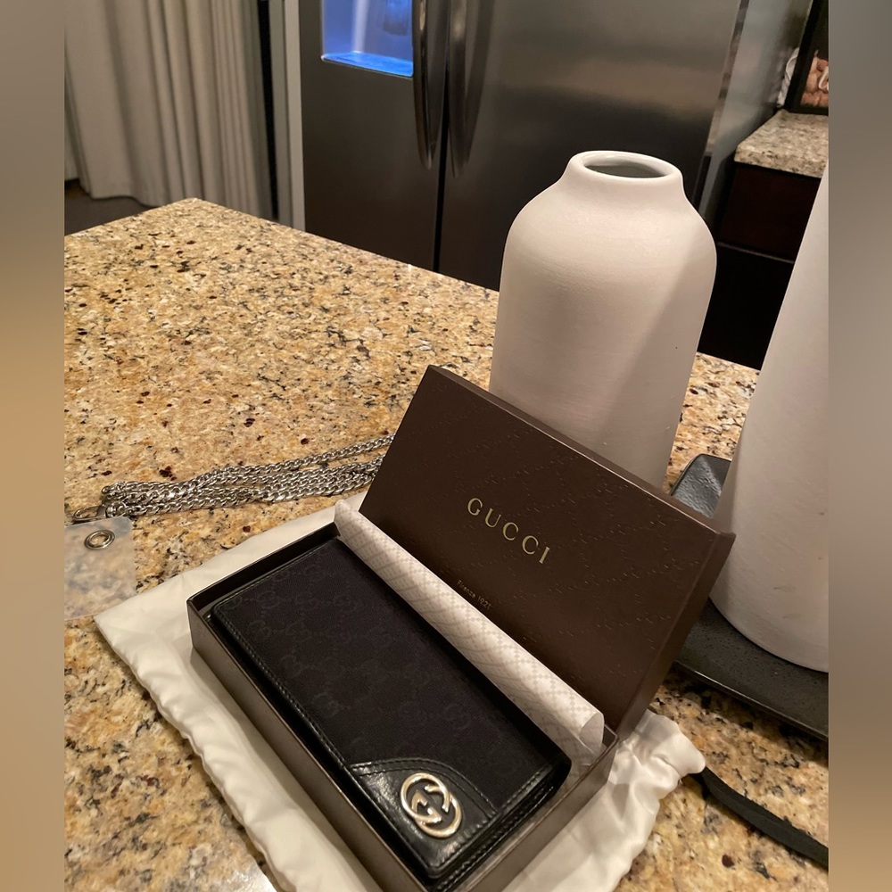 🔥🔥LIKE NEW Gucci 🖤 Black Guccissima Canvas GG Long Wallet